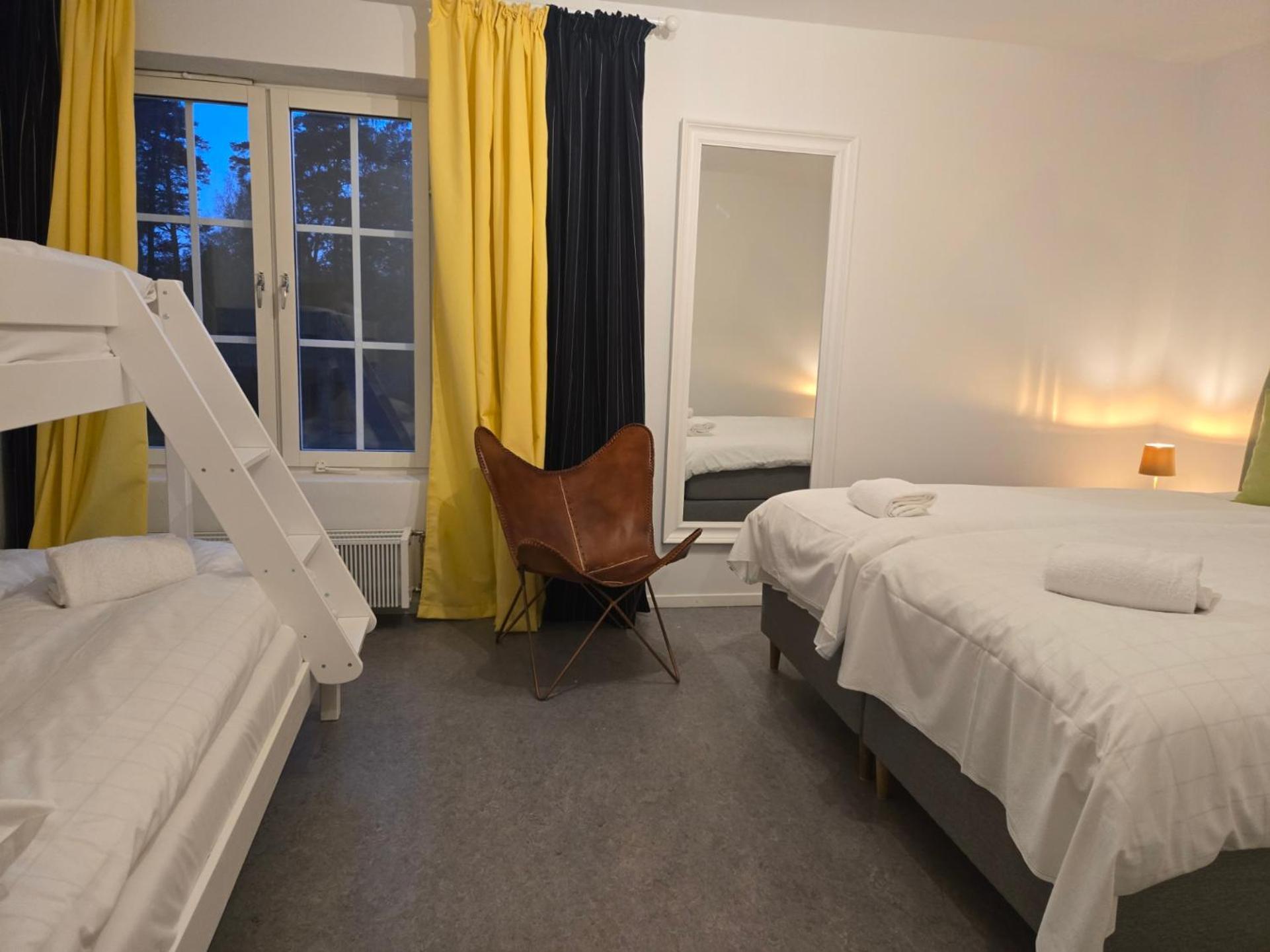 Norrqvarn & By Vaenerport Hotel Lyrestad